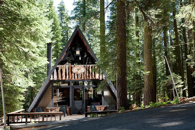 รับสร้างบ้านสไตล์ A - Frame