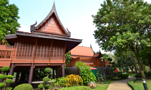 สถาปัตยกรรมแบบดั้งเดิมกับสถาปัตยกรรมสมัยใหม่